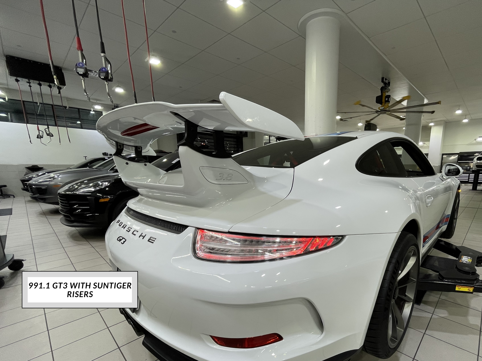 Rehausseurs droits Porsche GT3 - 991.1 et 991.2 - (correspondance des couleurs en option)